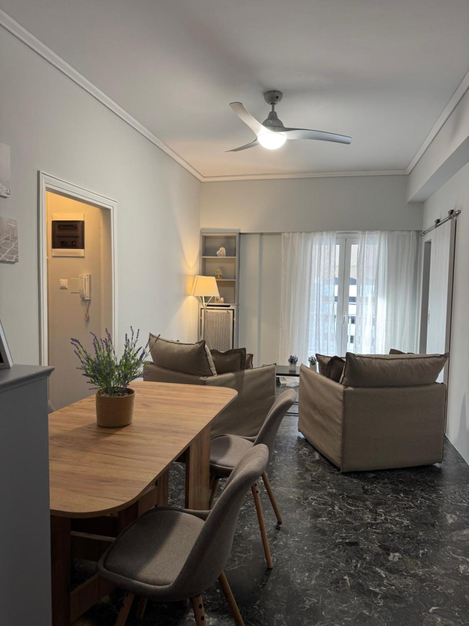 شقة Living Near Acropolis By Sylvia Staikou 2Nd & 3D Floor أثينا المظهر الخارجي الصورة
