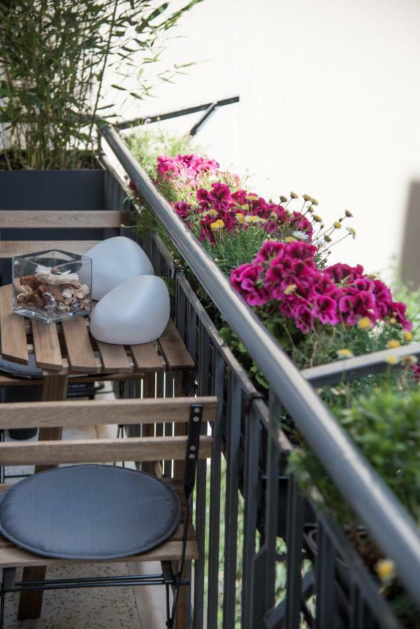 شقة Living Near Acropolis By Sylvia Staikou 2Nd & 3D Floor أثينا المظهر الخارجي الصورة